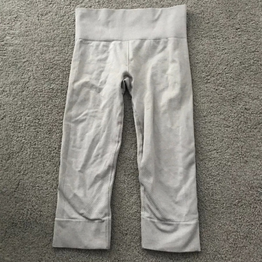 LULULEMON ATHLETICA Gray/Grey Capri/crop leggings